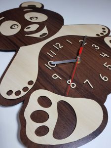 ساعت چوبی خرس مناسب برای اتاق کودک