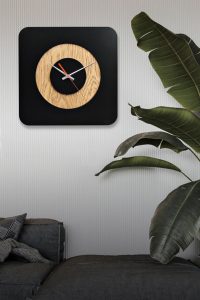 ساعت دیواری چوبی مدل جدید