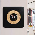 ساعت دیواری با طرح جدید جنس چوبی با ترکیب دو رنگ مناسب نشیمن