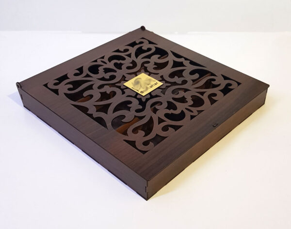 جعبه آجیل و شکلات مناسب هدیه با تنوع رنگ و طرح